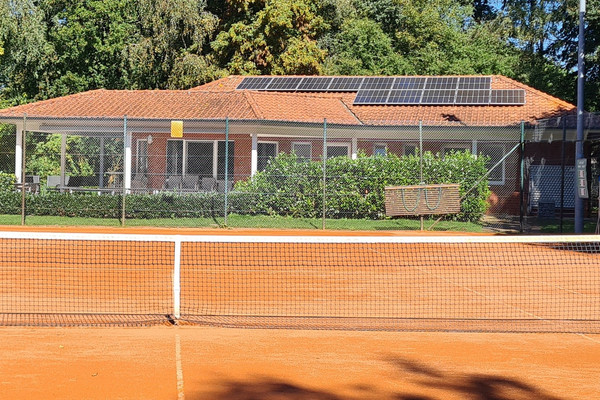 vereinseigene Photovoltaikanlage für unser Clubhaus